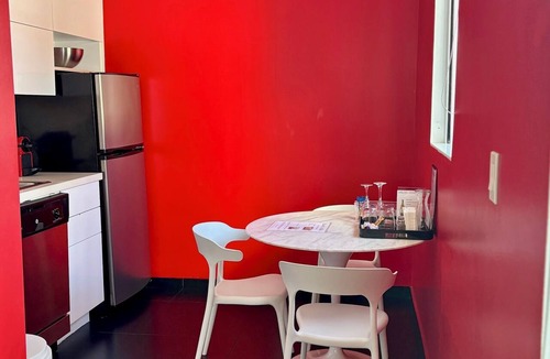 South of Fifth Apartment | Blanc Kara - Adults Only