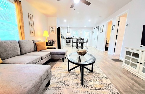 Monroe House | Blissful Little Bungalow!