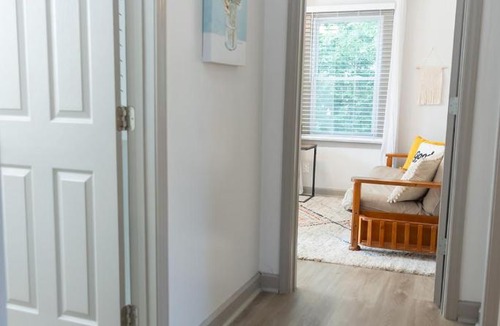 Covington Apartment | Blue Bungalow w/Free Golf Cart 1/2 mi from Square