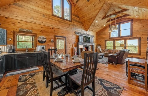 Foxfire Estates Cabin | *Blue Fox Den*Retreat~Golf~Views~Arcade~HotTub