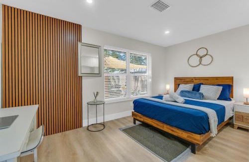 Oakland Park House | Blue Lizard - Men Only Clothing Optional - Guesthouse & Spa