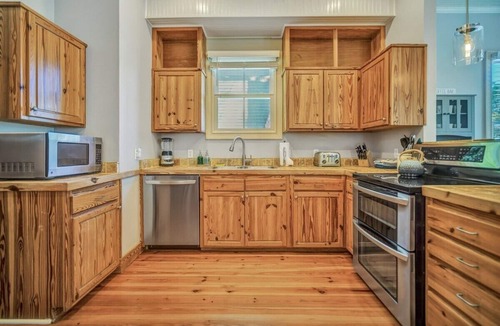Olde Town House | Bluffton Village Home-4BR Heart of Old Town Luxury