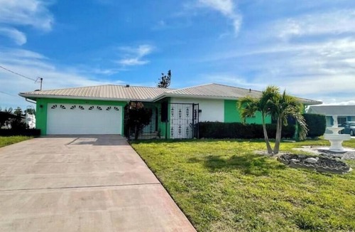 Port Charlotte House | Boater's Paradise-Lux 3 br w/private heated pool,bring your 27 ft boat!
