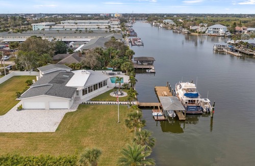 New Smyrna Beach House | Boaters Dream House with HUGE dock!