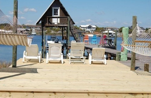 Ono Island House | Boatslip! Flora-Bama! New Kitchen & Bathroom. Outdoor Bar Area