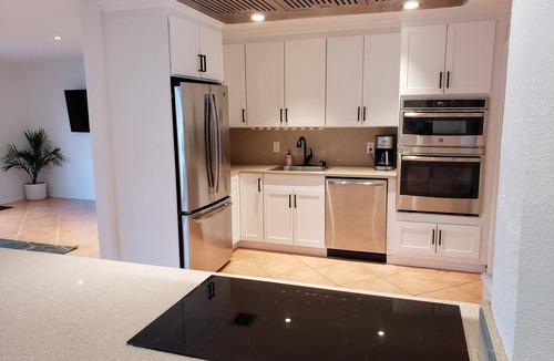 East Boca Raton House | Boca Raton Home with private heated pool, close to FAU, Beach & Mizner!