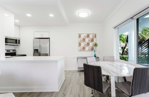 Boca Raton Condo | Boca Waterfront Getaway - Pool, Hot Tub, Gym & Views