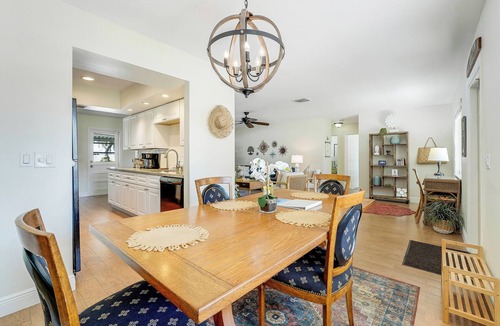 Riverside House | Boho Beach House - Minutes to Beaches & Local Delights!