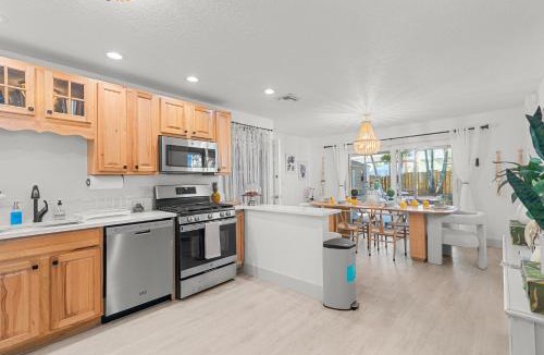 Old Northwood Historic District House | Boho Bliss 3BR Escape Pool & Backyard Oasis