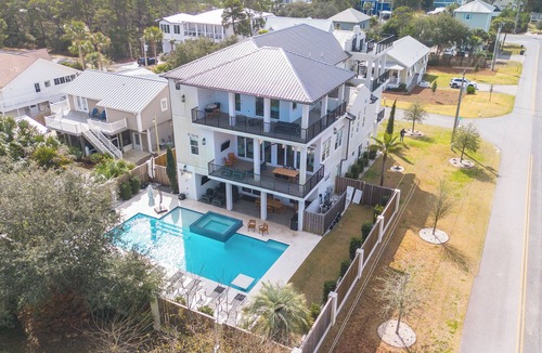 Gulfview Heights House | Born 2 Beach – Luxury 10BR Private Heated Pool + Spa, Golf Cart, Bikes