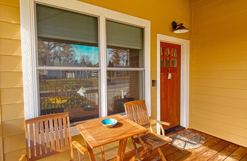 Brevard House | Bracken Bungalow - Cozy retreat a short stroll from downtown Brevard