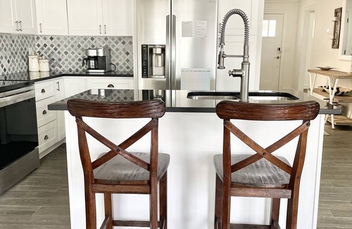 Mauldin House | Brand new house. Pet friendly. King bed. Mauldin Simpsonville. 2 car garage.