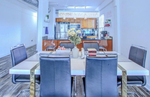Downtown Memphis Apartment | BRAND NEW Modern Spacious Loft in Downtown with free parking