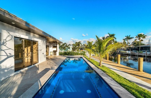 Garden Isles Villa | Brand New Modern - Luxe Waterfront Villa