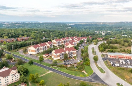 Table Rock Condo | Branson | Pool & Mountains | Ozark Nature Stay