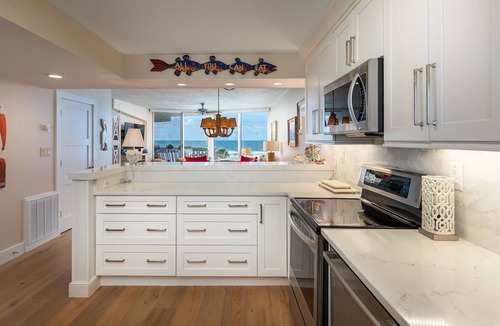 New Smyrna Beach Condo | Breathtaking Panoramic Ocean Views !