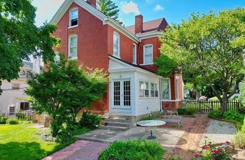 Atchison House | Bricks & Chance Luxury 5 BR home, NEAR Benedictine