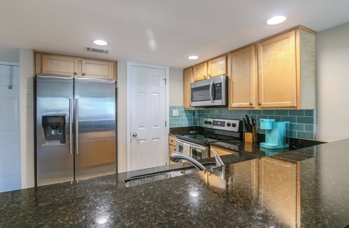 Biloxi Villa | Bright 2 bedroom, 2 bathroom villa with pool view - at beachside Ocean Club