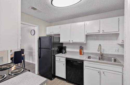 Tougaloo Apartment | Bright and Cozy Two -Bedroom Private Stay