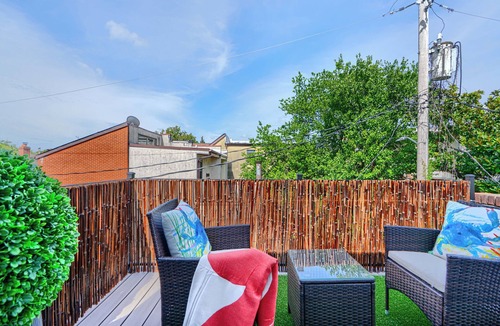 Downtown Baltimore House | Bright & Beautiful 4BR Home + Parking, Walk to Harbor & Stadiums