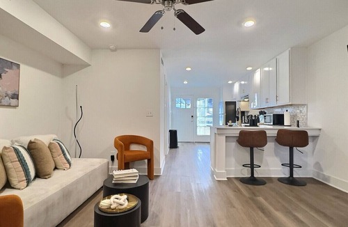 Birmingham Apartment | Bright & Beautiful Retreat in Heart of Downtown