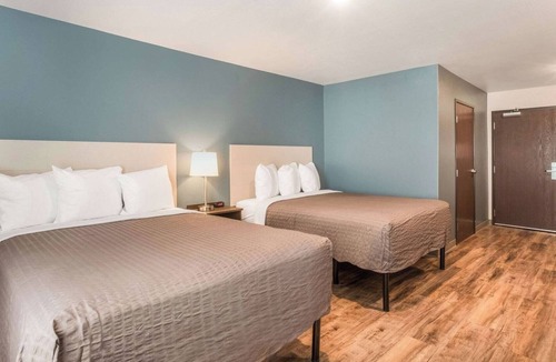 Newnan Hotel | Bright & Clean 4 Suites. Top Sight of Newnan Area