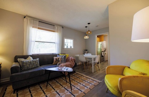 Great Lakes Apartment | Bright Private 1BR Suite– Minutes to Emory Univ