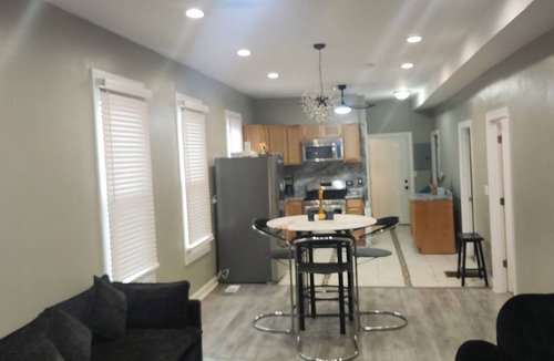 Greater Grand Crossing Apartment | Bright & Quiet 2 Bd Nest/1st FL Getaway