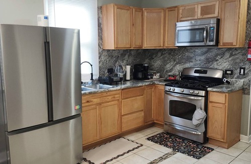 Greater Grand Crossing Apartment | Bright & Quiet 2 Bd Nest/1st FL Getaway