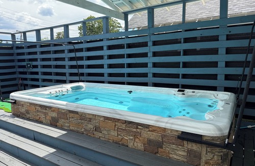 Chattanooga House | Bright stylish home minutes to downtown! New build with HUGE pool/hot tub combo!