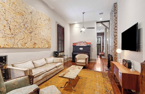 Faubourg Lafayette Villa | Bright Victorian House w Heated Pool 6br|4ba