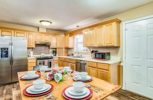 Pensacola Heights House | Brilliant in Bellview- Mins to NAS to Pensacola, Beach, Shopping!
