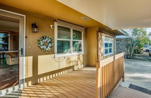 Pensacola Heights House | Brilliant in Bellview- Mins to NAS to Pensacola, Beach, Shopping!