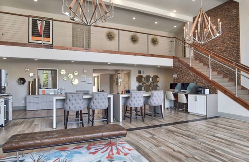 Homewood Apartment | Brookwood 2BD 2 - Two Bedroom Apartment, Sleeps 4