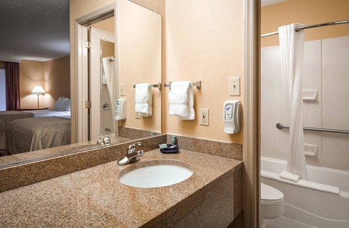 Mount Airy Hotel | Bryson Inn