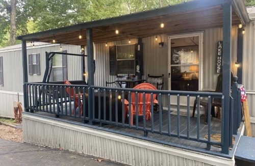 Springville House | Buchanan Resort 2 Bed/1 Bath Lake Retreat