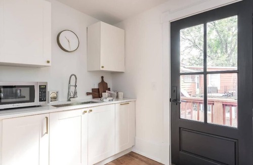 East Side Apartment | Buchanan