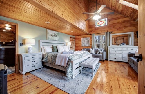 Ellijay Cabin | Buck Valley Retreat-Hot Tub,Fire Pit,Pool Table