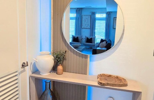 Garden Hills Apartment | Buckhead Luxury Stay with Mood Lighting and Free Parking
