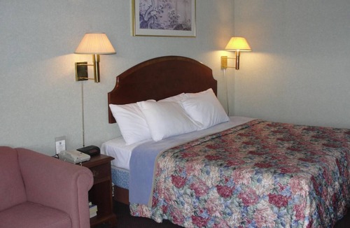 Alcoa Hotel | Budget Inn Alcoa