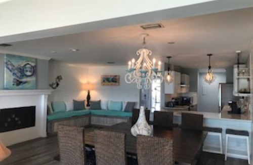 Destin House | BUILT ON THE SAND! STEP OUT UR BACK DOOR ONTO YOUR OWN EXCLUSIVE PRIVATE BEACH!