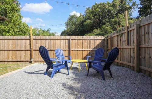 College Park Apartment | Bungalow Near Downtown Orlando, Winter Park, Major Hospitals, and Disney!
