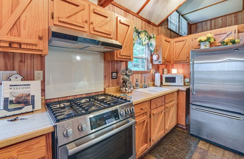 Dabolt Cottage | Cabin on Working Highland Cattle Farm in Kentucky