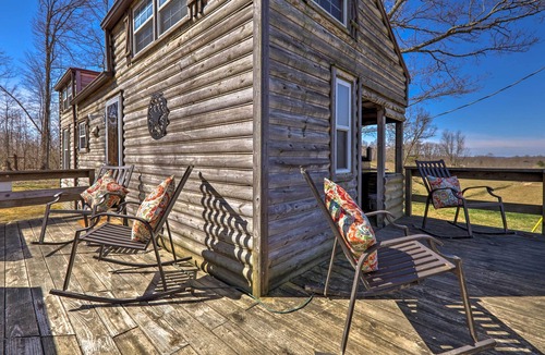 Dabolt Cottage | Cabin on Working Highland Cattle Farm in Kentucky