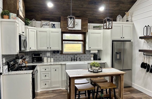 Pelahatchie Cabin | Cabin overlooking lake with great fishing!