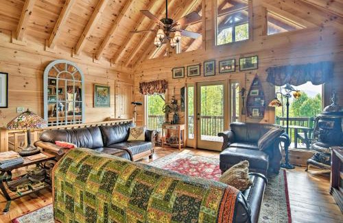 Sylva House | Cabin w/BBQ + Games - Walk to Blue Ridge Parkway!