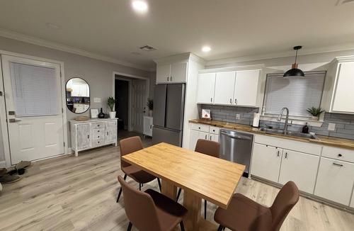 Scott House | Cajun Cozy Cottage Superhost 3BR 2BA