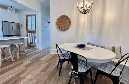 Bay St Louis House | Calm coastal design. Walk to the beach. Dog-friendly. Early book for holidays.