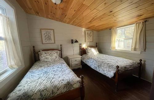Tallassee House | Cameron's Cottage at The Lake