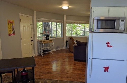 Oxford Condo | Campus Condo! Awesome Location! Walk To Everywhere!